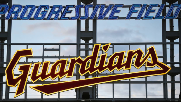 Guardians sign